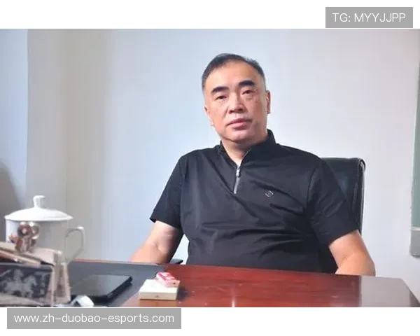 中国足球球星经商之路盘点从绿茵场到商海的成功转型与挑战 中国足球球星经商之路盘点从绿茵场到商海的成功转型与挑战