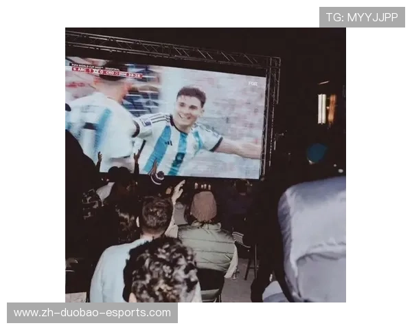 足球解说员通过独特视角猜测球星身份的精彩瞬间与幕后故事 足球解说员通过独特视角猜测球星身份的精彩瞬间与幕后故事